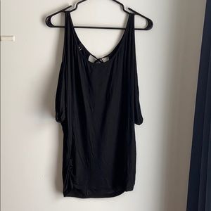 ⭐️ 2/$15 Yoins Open Shoulder Top